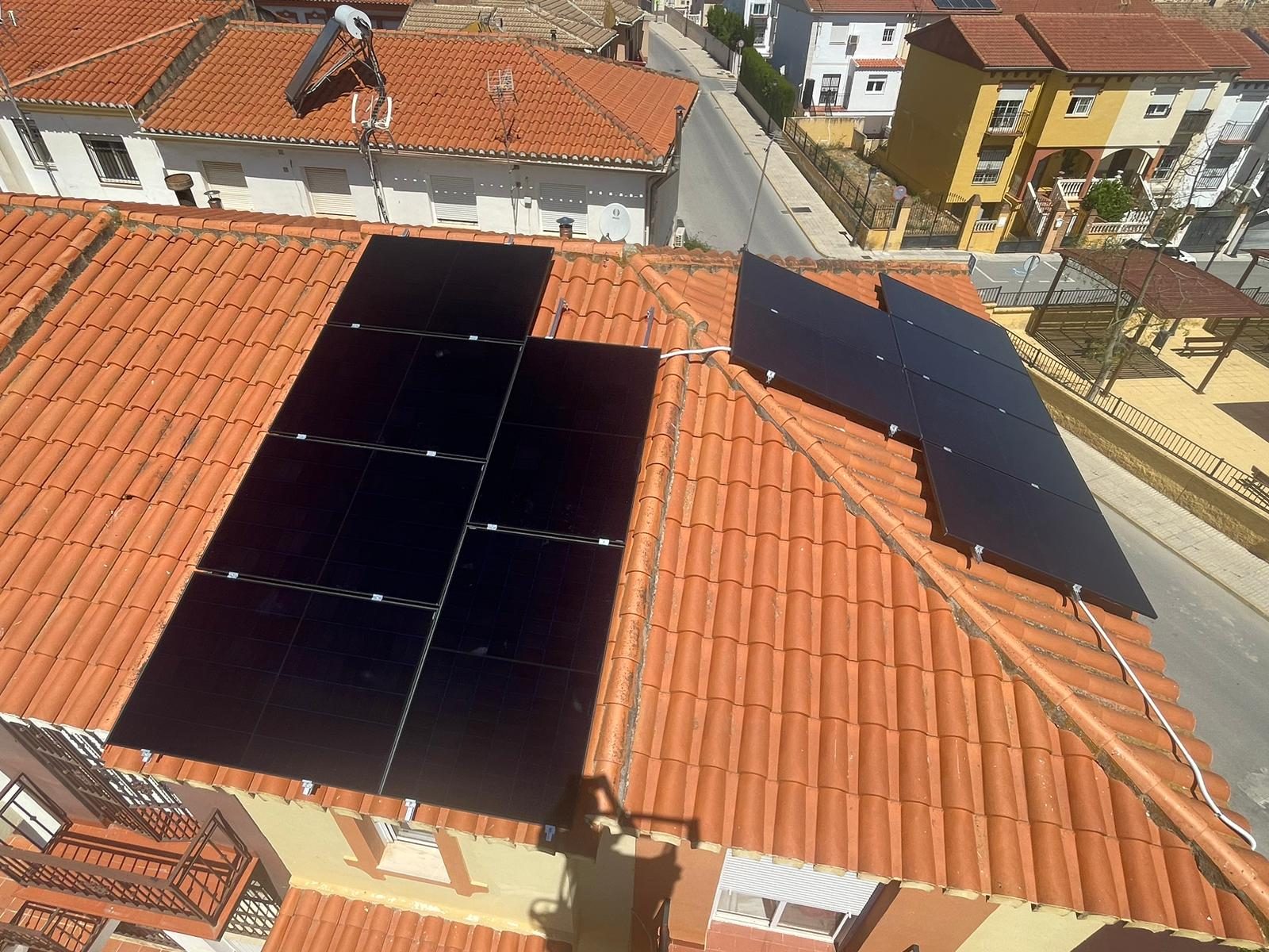 Instalación solar en tejado andaluz