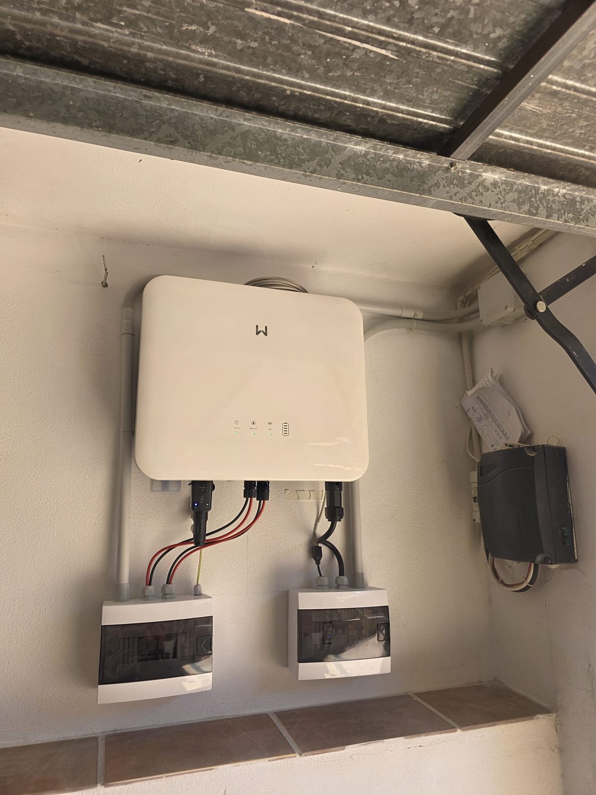 Instalación eléctrica profesional de un sistema solar